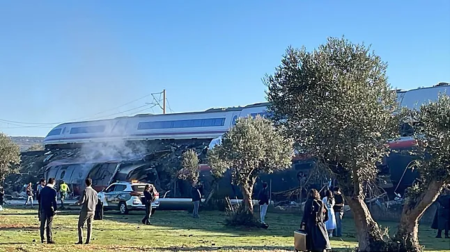Najmanje 46 poginulih u sudaru vozova u Španiji, strahuje se od…