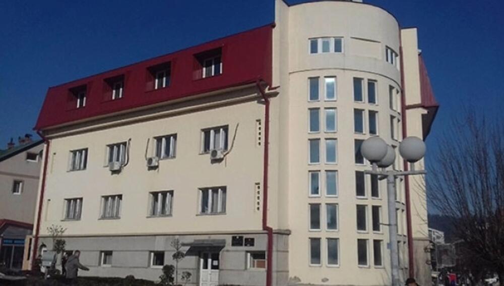 Podijeljeni Srbi s Kosova u Beranama: Neki za studente, drugi za…